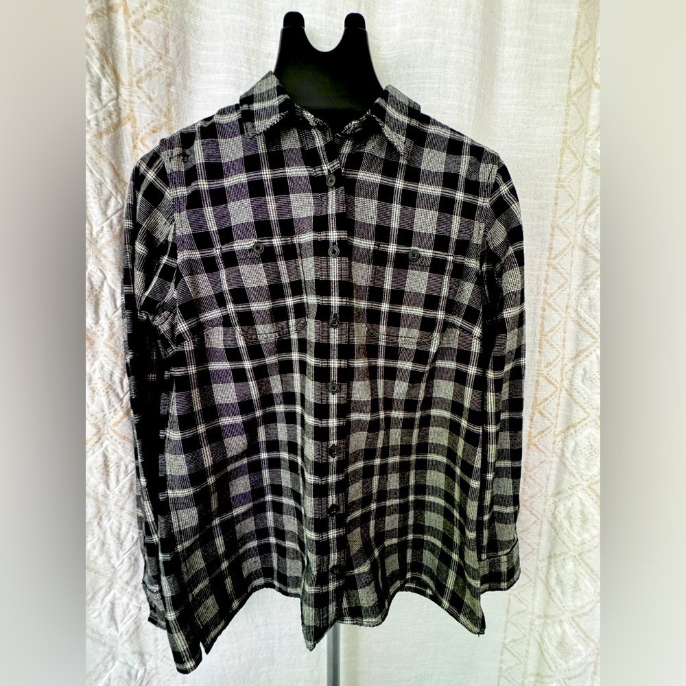 Duluth Free Swingin' Flannel Shirt plaid size S black white and gray